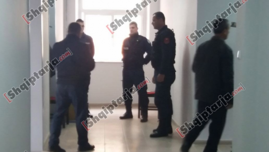 Zbulohet identiteti i të plagosurit, ruhet nga policët në spital