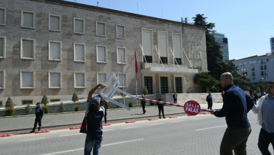 Protestat kërkojnë zemër, po zemra ku është?