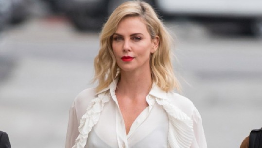 Charlize Theron flet për fenomenin e racizmit