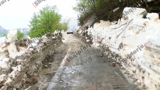 Shkodër, vijon të jetë e bllokuar zona e Thethit nga bora