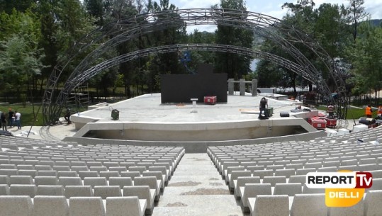 Tiranës i rikthehet teatri më i madh në natyrë/VIDEO