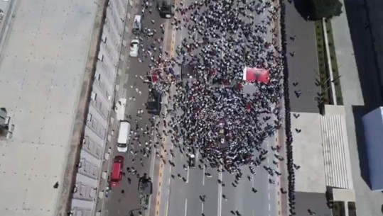  Protesta e opozitës, ironia e deputetit të PS: Për 'Babalen' Basha humbi edhe militantët e PD