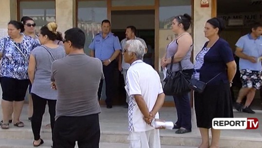 I largojnë nga shëtitorja, tregtarët e Shëngjinit në protestë: Duam zgjidhje të problemit