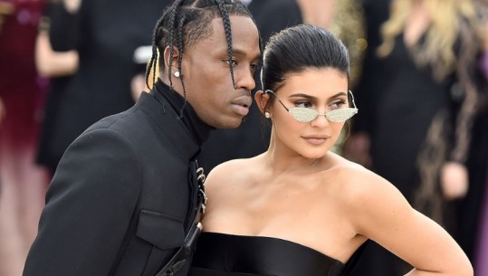 Kylie dhe Travis zihen keq në New York, ajo e përzë nga hoteli