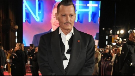 Çfarë po ndodh me aktorin? Johnny Depp shfaqet i transformuar (Foto)