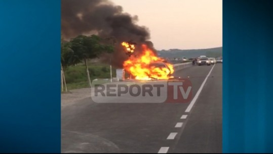 Shkodër, makina merr flakë në ecje, shoferi del me shpejtësi/ Report Tv siguron pamjet