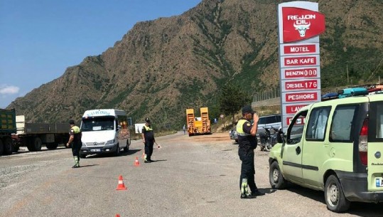 Dibër/ Policia kontrolle në rrugë, shoferi i autobusit me 30 pasagjerë kapet i dehur