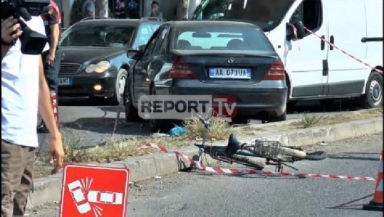 Aksidenti me 2 të vdekur në Kamëz, Gjykata lë në burg Rozina Kolecin, Prokuroria: Po fliste në telefon