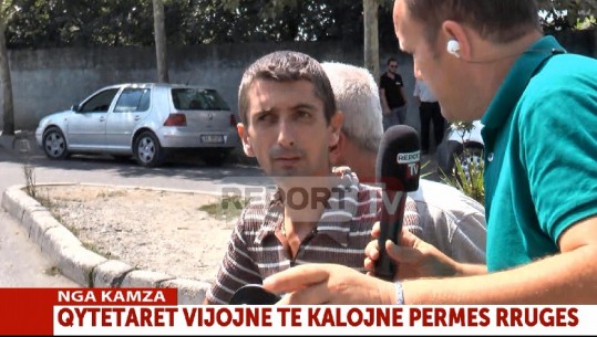 Gazetari te kryqëzimi i aksidentit: Pse kalon? Mund të kesh fatin e viktimës. Drejtuesi i motorit: Mos e paçim kismet (VIDEO)