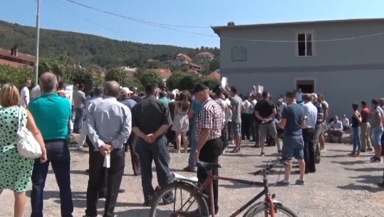 Banorët e Rrajcës në protestë për tokat: Firma gjermane i ka marrë pa miratimin tonë