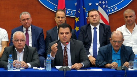 Thirrja e pasinqertë për Vetingun e politikës: ftoni më mirë Papa Françeskun!