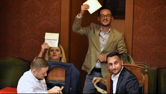 Ftesa dasme në Kuvend, deputeti i PS drejt altarit. Ja kur do të mbahet dasma (Foto)