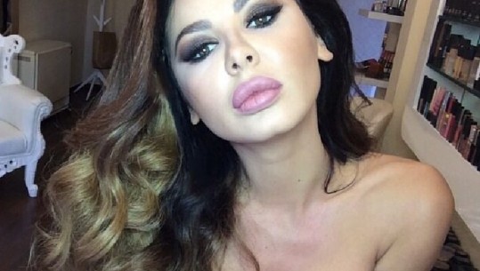 Aurela Hoxha  ‘çmend’ spanjollët, shfaqet tepër sensuale në plazhin e Marbella-s (FOTO)