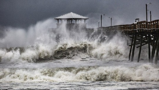 ‘Dridhet’ Amerika, uragani Florence solli dallgët vdekjeprurëse në 100 mijë banesa (Foto)