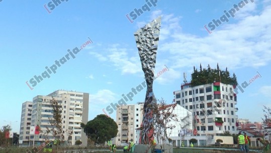 Vepra monumentale e Helidon Xhixhës, “Dy piramida të çrregullta”për Tiranën (VIDEO-FOTO)