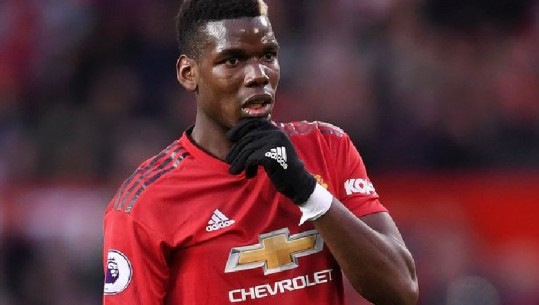 I buzëqeshur dhe me “mollën e sherrit” në dorë, tifozët e United shpërthejnë kundër Pogba-s (Foto)