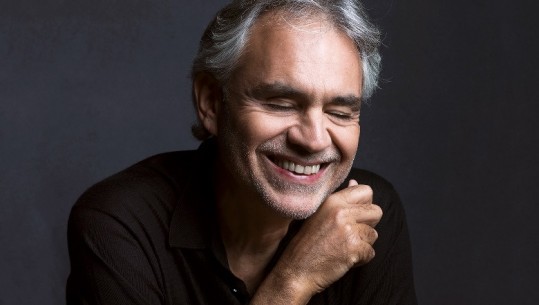 Po vjen hiti i vitit, Andrea Bocelli bashkohet më këngëtaren shqiptare në duetin e ri (Video)