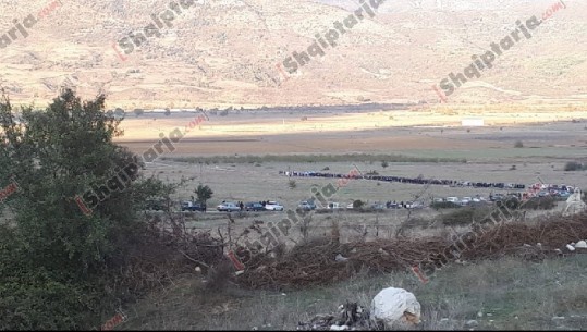 ‘Kaçifa’, ekstremistët grekë bllokojnë rrugën Gjirokastër-Kakavijë (FOTO+VIDEO)