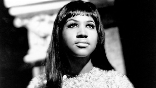  Premiera e filmit “Amazing Grace” për Aretha Franklin në Nju Jork, këngëtarja s’lejoi të shfaqej për 46 vite