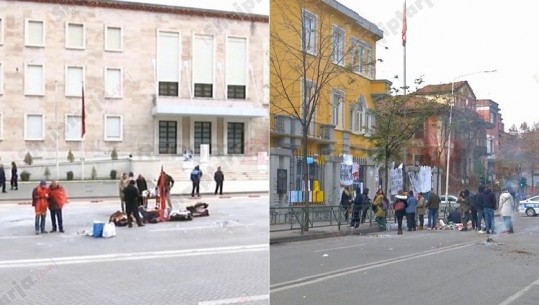 Si i gjeti mëngjesi grupin ‘simbolik’ të studentëve që protestuan para Kryeministrisë dhe MASR (VIDEO-FOTO)