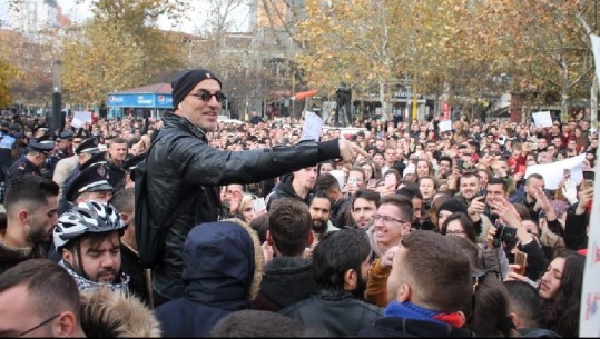 Robert Aliaj, studentëve: Keni krijuar diçka shumë të madhe, mbajeni kështu siç është 