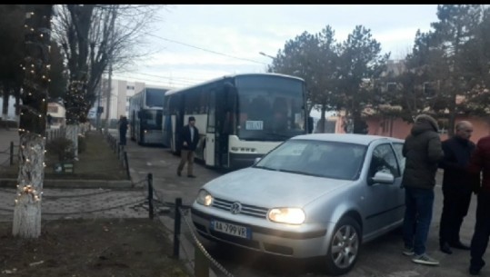 PD: 250 kuksianë do t'i bashkohen protestës përpara Kuvendit (VIDEO)