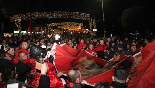 Protesta e Diasporës, emigranti: Të marrim nga një hu dhe ti nxjerrim përjashta, të formojmë një parti nacionaliste