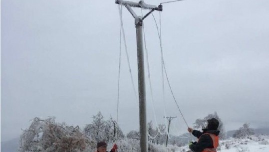 Moti i keq/ Disa zona pa energji elektrike në Qarkun e Beratit