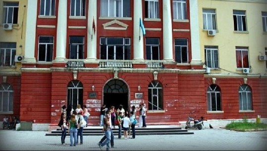 Protesta/ Studentët e 'Letërsisë' kërkojnë plotësimin e dy pikave, ku përfshihet pasurimi i bibliotekës (Dokumenti)