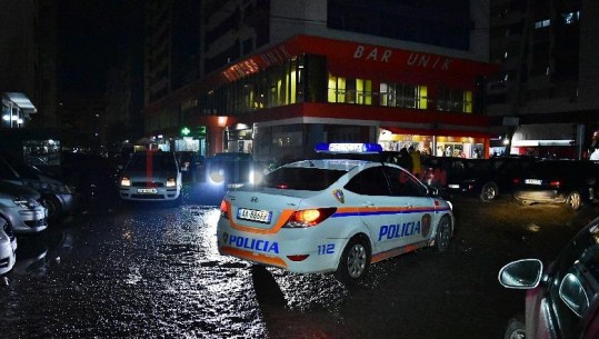 Sherr mes dy të rinjve në Tiranë, plagoset me armë zjarri 20-vjeçari, policia në ndjekje të autorit (VIDEO)