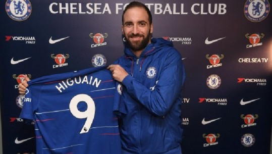 Higuain ribashkohet me Sarrin tek Chelsea, zyrtarizohet huazimi i bomberit 