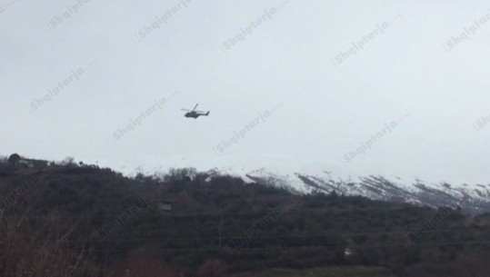 Grabitja e bankës në Tepelenë, policia lokalizon autorin përmes telefonit, ndjekje me helikopter (VIDEO)