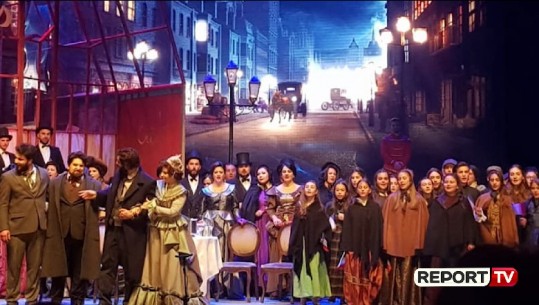 'La Boheme' në Pallatin e Kongreseve bën për vete publikun 