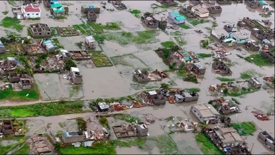 Katastrofë humanitare në Mozambik, qindra persona të vdekur pas ciklonit