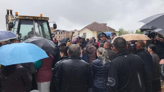 Qetësohet situata te Bregu i Lumit, largohen policët dhe fadroma (VIDEO)