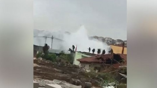 Protesta te Bregu i Lumit, PD: Banorët u zgjuan me gaz lotsjellës nga policia (VIDEO)