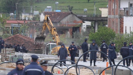 Shemben shtëpitë tek 'Bregu i Lumit', Veliaj: Do japim banesa sociale dhe bonus qiraje