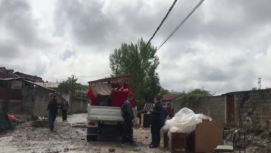 Protesta te Bregu i Lumit, me plaçka në duar, banorët nisin të largohen (VIDEO)