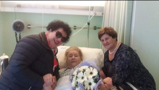 'Shërim të shpejtë e shtrenjta jonë', Irini Qirjako krah Margarita Xhepës në spital (FOTO)