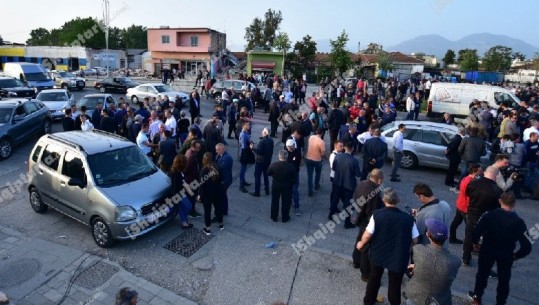 Pas një ore mbyllet protesta e opozitës, vijon qarkullimi i automjeteve në këto 5 akse