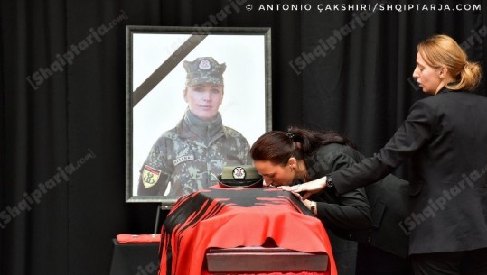 Homazhet në nder të nëntetares Zarife Hasanaj (FOTO)