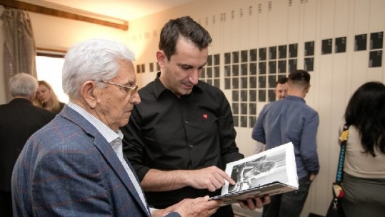 Shtëpitë ku jetuan Ismail Kadare dhe Dritëro Agolli kthehen në muze, Maks Velo do 'gdhend' Pallatin me Kuba (VIDEO-FOTO)