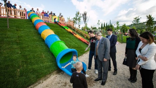 Hapet këndi i dytë për fëmijë te liqeni, Veliaj: Mezi pres 4 vitet e ardhshme (VIDEO-FOTO)