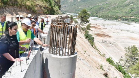 Bypass-i i Tepelenës/ Balluku: Të kompensojmë humbjet e kohës në të shkuarën dhe t’a përfundojmë para afatit