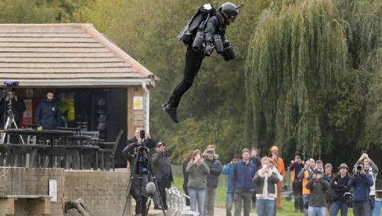 ‘Iron Man’ Frank Zapata dështon të kalojë Ngushticën e La Manshit (FOTO)