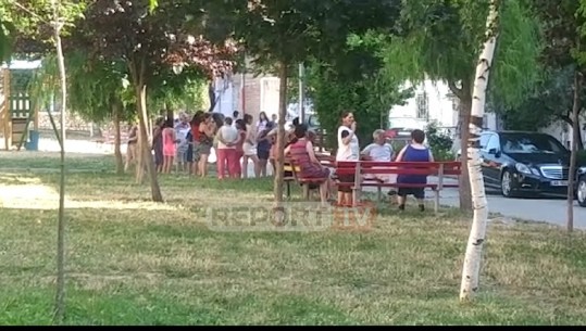 Korça lëkundet nga tërmeti/ Banorët në panik dalin nga shtëpitë! Mbrojtja: Nuk ka dëme (VIDEO)