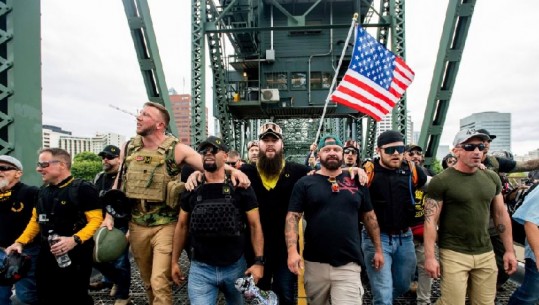 Portland, 13 të arrestuar gjatë protestës së esktremistëve të ‘Proud Boys’