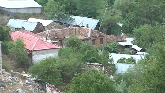 3 muaj nga tërmeti, banorët në Korçë në qiell të hapur: Po vjen dimri, Zot na ndihmo! Më vdiq vjehrri dhe qëndruam jashtë