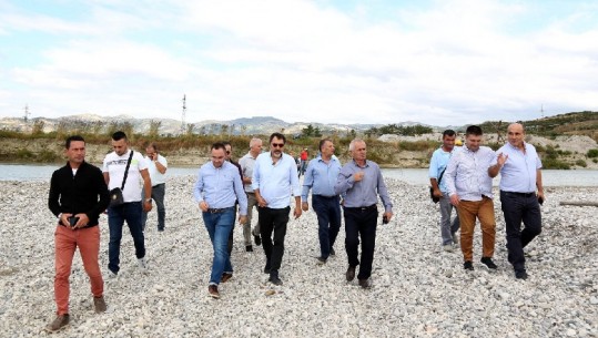 Çuçi në Selenicë: S'ka më përmbytje të stacioni të ujit të pijshëm, 3 mld lekë në shtratin e Vjosës 