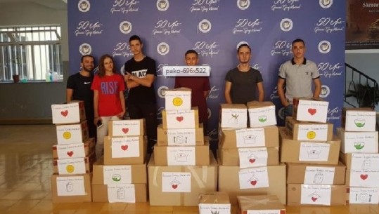 Nxënës, mësues dhe prindër solidarizohen në ndihmë të banorëve të dëmtuar nga tërmeti (FOTO)